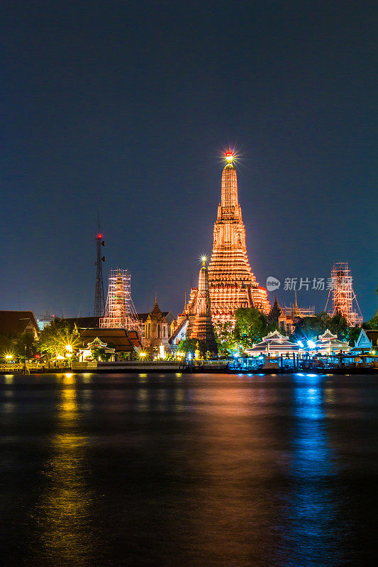 Wat Arun Temple River front in bangkok泰国曼谷Wat Arun Temple River front